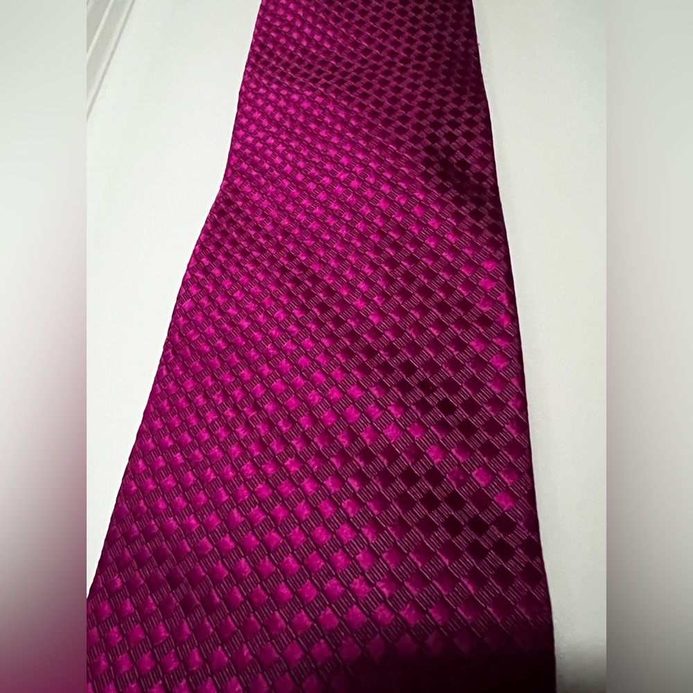 Gucci Tie - Dark Pink